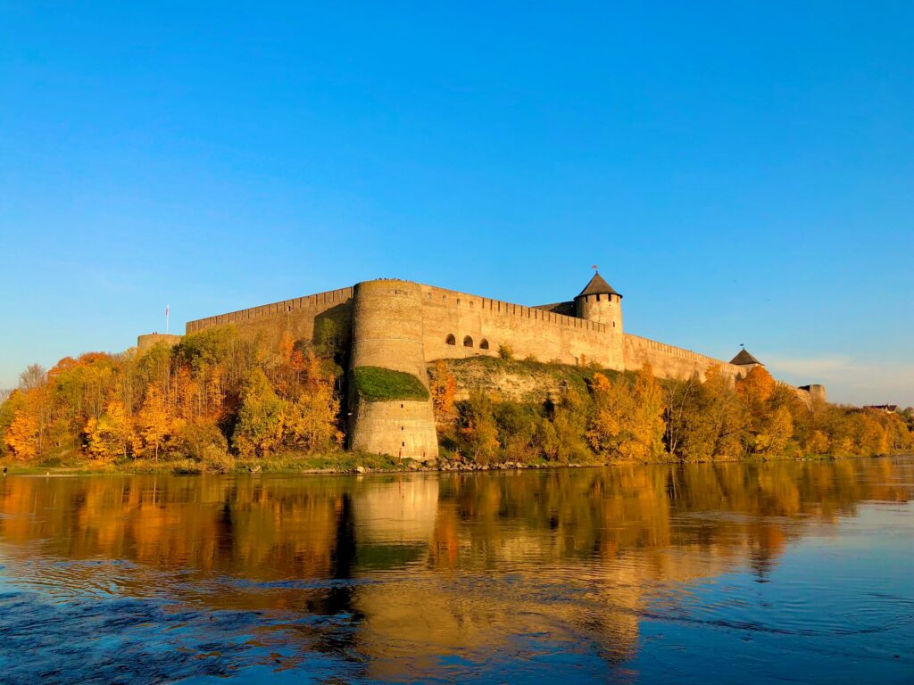 Крепость в Ивангороде, граница России и Эстонии