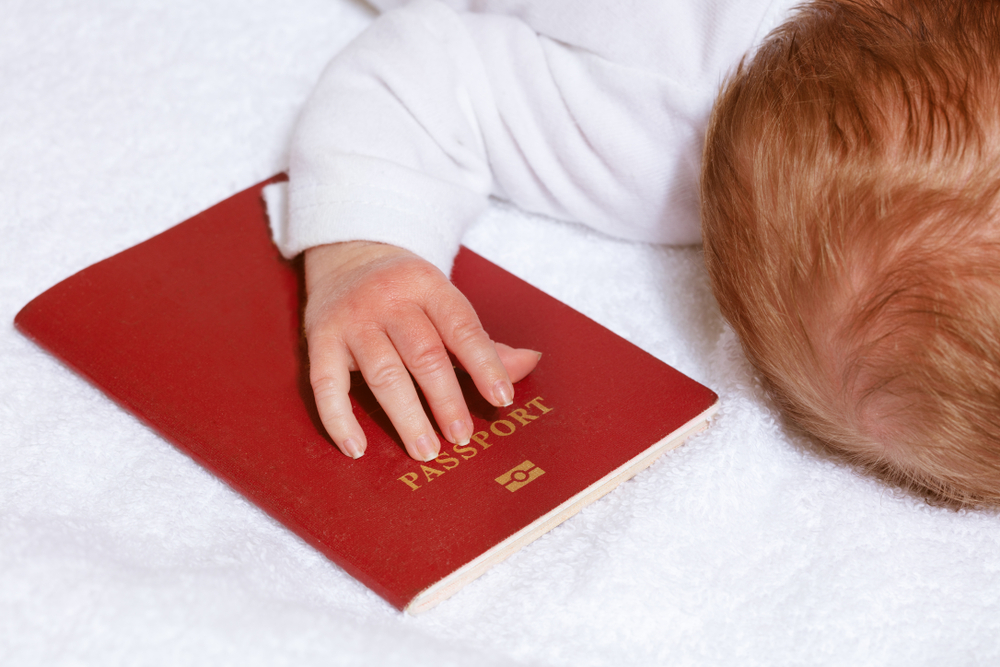 Младенец и паспорт