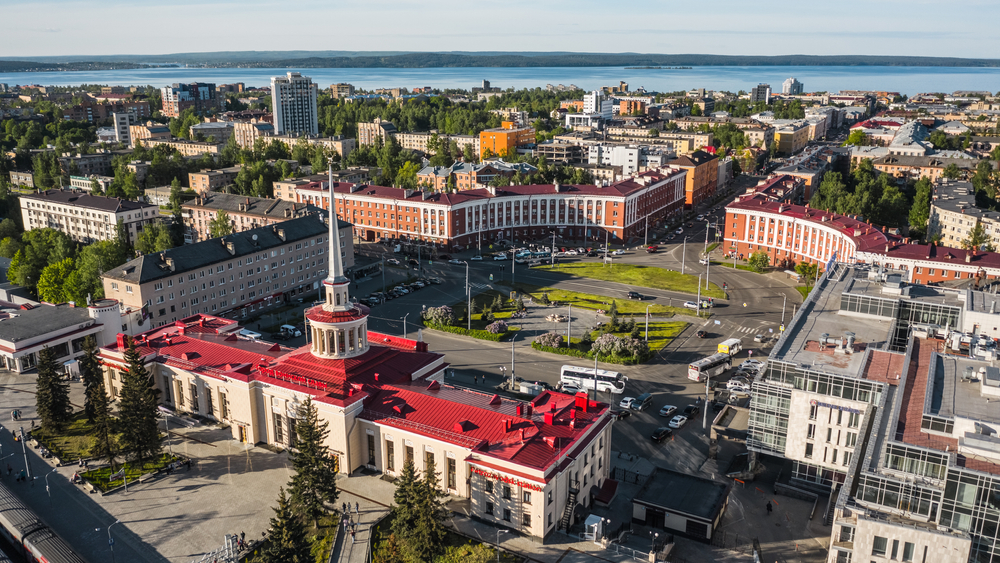 Петрозаводск — вид на вокзал и площадь Гагарина