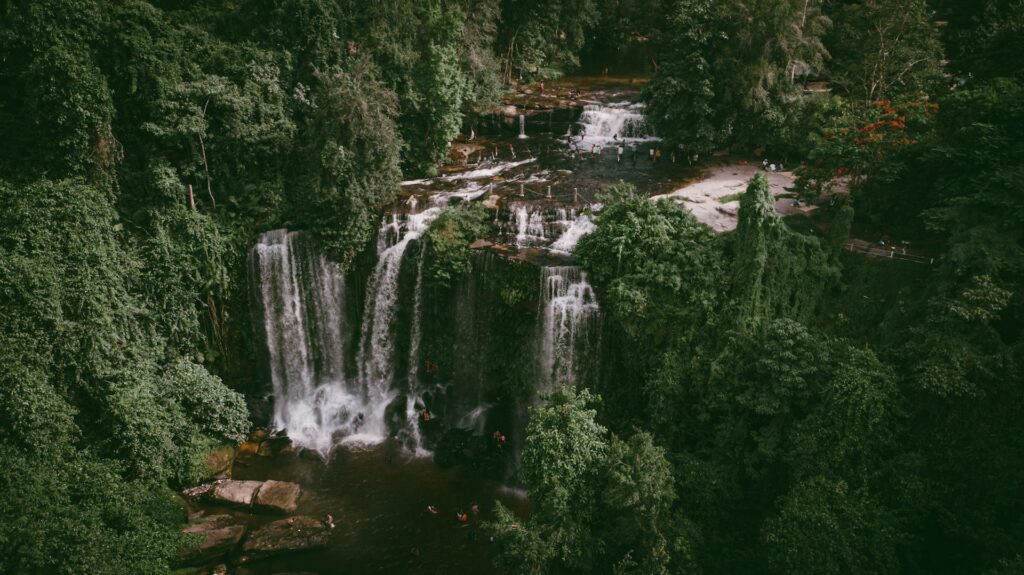 Водопады Пном Кулен